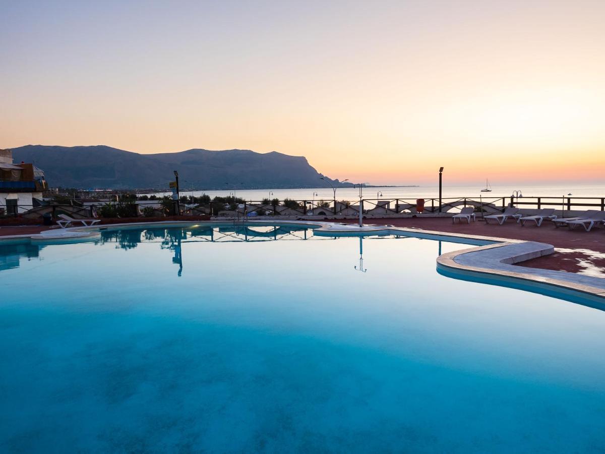 Saracen Sands Hotel & Congress Centre - Palermo Ізола-делле-Фемміне Екстер'єр фото